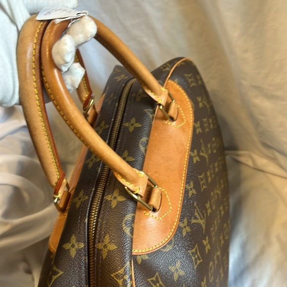 Louis Vuitton Deauville Authentic EUC - Picture 3 of 15